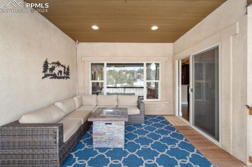 1316 Longs Pt, Woodland Park CO 80863-5306 exterior