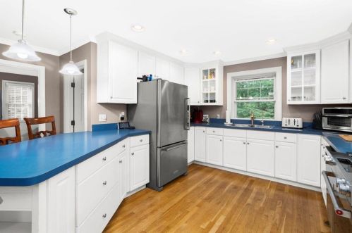 53 Robinson Rd, Concord, NH 03304-3821