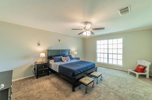 4128 Alicante Ave, Fort Worth TX  76133-5561 exterior