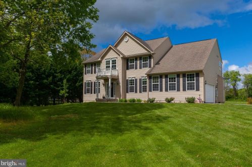 85 Gemini Way, Summit Point, WV 25446-4516