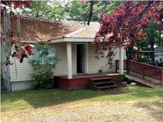 132 Edgewood St, Trenton, GA 30752-2847