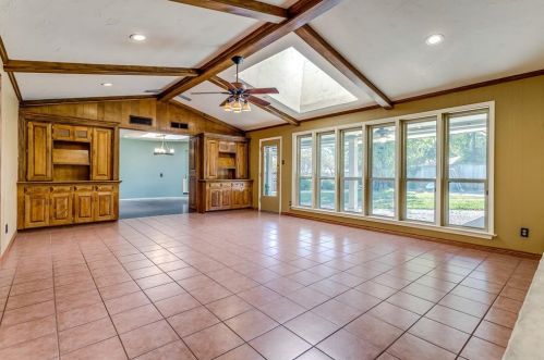 6248 Dilbeck Ln, Dallas TX  75240-5350 exterior