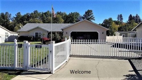 307 Outback Ln, Glendale, OR 97442-9694