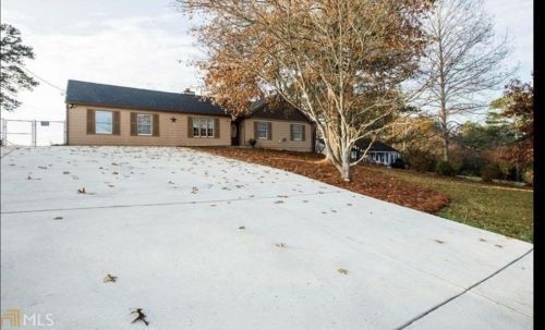 140 Apple Valley Dr, Holly Springs, GA 30188-4416