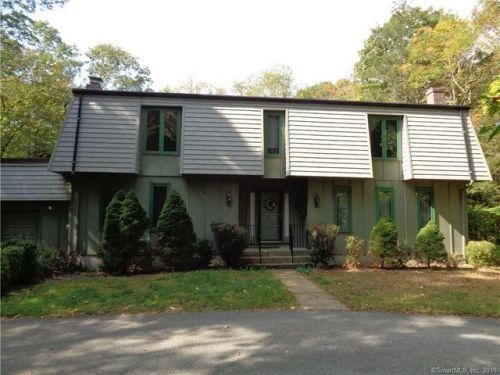 64 Spicer Hill Rd, Gales Ferry, CT 06339-1332