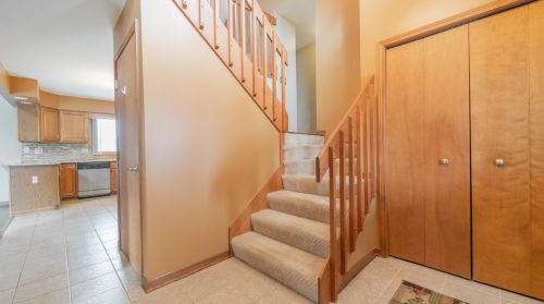 3944 Lakeshore Dr, Crown Point, IN 46307-8943