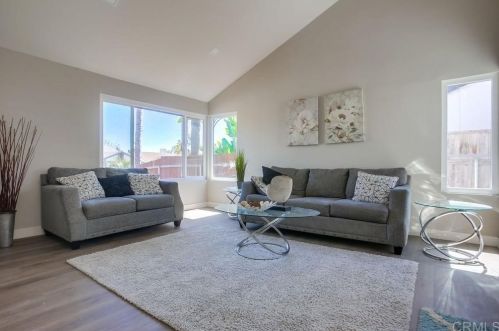 1461 Darwin Dr, Oceanside CA  92056-3042 exterior
