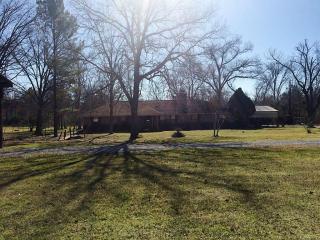 1780 Meadowview St, Mapleton, TX 75835-6985