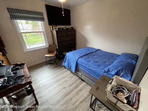 95 Oak Hill Rd, Middletown NJ 07748 exterior