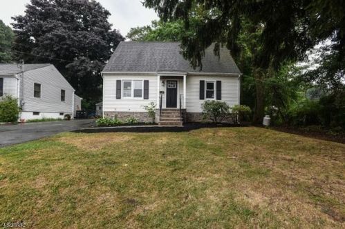 10 Helen Way, Netcong, NJ 07857-1518