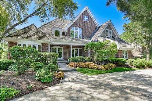 1160 Black Stallion Dr, Naperville, IL 60540-9496
