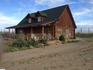 691 Mcdonald Rd, Toppenish, WA 98948-9535