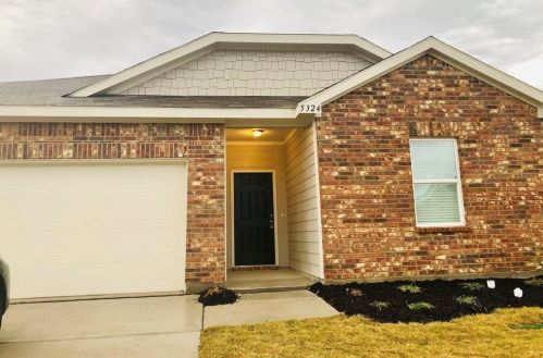 5324 Shady Springs Trl, Fort Worth TX  76179-4279 exterior