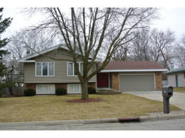 1978 Santa Monica Dr, Rockford, IL 61108-6729