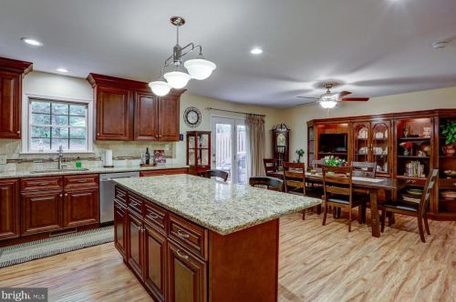 1843 Spring Ridge Ln, Lancaster PA  17603-6794 exterior