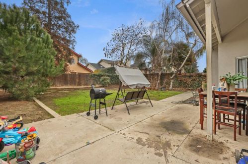 2308 Grouse Crossing Way, Modesto CA  95355-9216 exterior