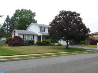 16 Lohli Dr, Trenton, NJ 08690-2412