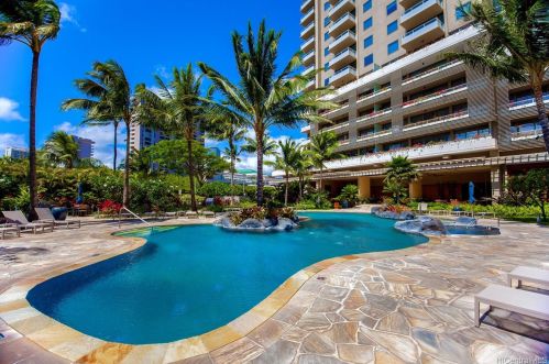 1551 Ala Wai Blvd, Honolulu HI  96815-1011 exterior