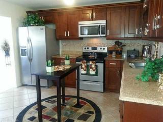 502 Carey Cir, Portsmouth, VA 23701-4103
