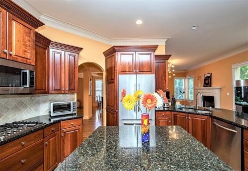 205 Fieldsborn Ct, Atlanta GA  30328-1039 exterior