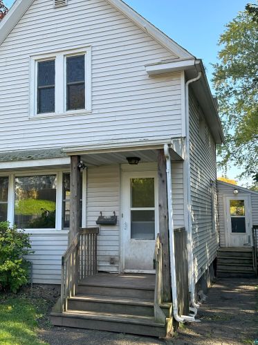 2410 9th St, Duluth, MN 55806-1151