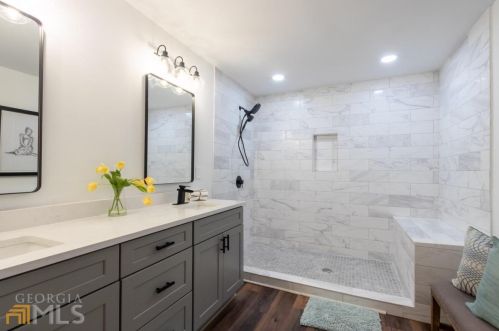 2892 Humphries Dr, Atlanta GA  30354-2434 exterior