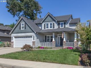 33955 Davona Dr, Scappoose OR  97056-4506 exterior