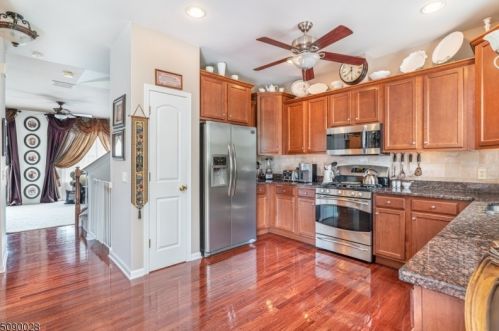 28 Junegrass Way, Hackettstown NJ  07840-4539 exterior