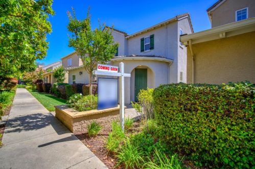 9037 Crescenda Ln, Citrus Heights, CA 95662-4208