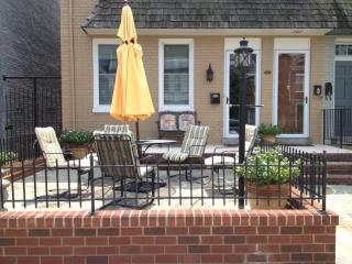 2409 Main St, Richmond VA  23220-4436 exterior