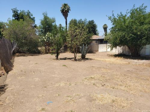 1864 Illinois Ave, Riverside CA  92507-5419 exterior