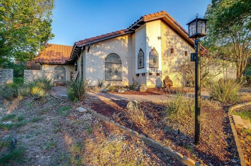 332 Verna Trl, Fort Worth, TX 76108-4211