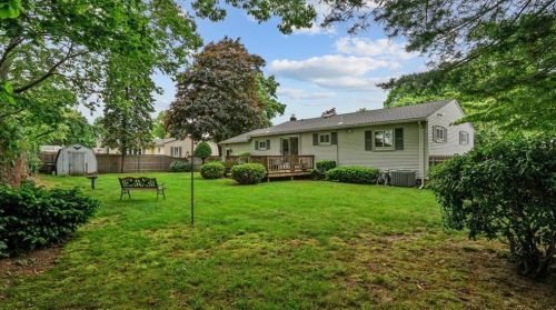 51 Armory Dr, Warwick, RI 02889-8209