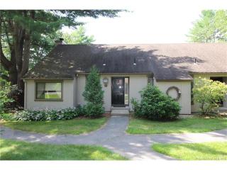 2 Crocus Ln, Farmington, CT 06032-8005