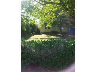 10642 Shaver St, Portland, OR 97220-2651