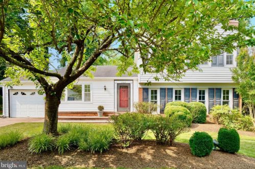 5904 Ridge Ford Dr, Springfield, VA 22015-3645