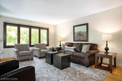 1486 Briarknoll Dr, Saint Paul MN  55112-1975 exterior