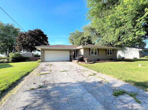 9443 3000n Rd, Momence, IL 60954-3100