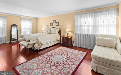 16 Ronit Dr, Trenton NJ 08628-2225 exterior