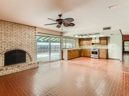 3130 Barton Rd, Carrollton TX 75007-3501 exterior