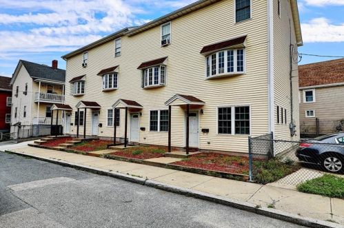 31 Julian St, Providence, RI 02909-2715
