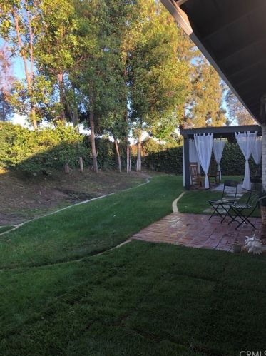 6807 Rycroft Dr, Riverside CA  92506-5352 exterior