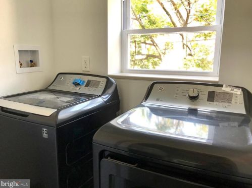 1515 4 St, Philadelphia PA 19148-1303 exterior