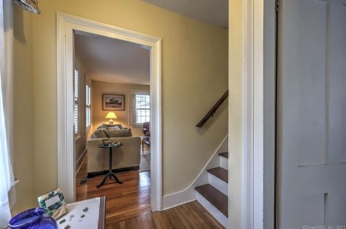 63 Golden Hill St, Milford, CT 06460-4631