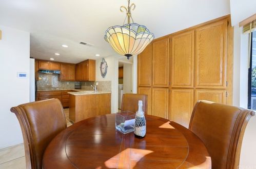 7315 Singingwood Dr, Anaheim CA 92808-1701 exterior