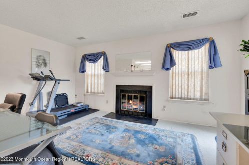 178 Old Orch Ln, Tinton Falls NJ 07712-2570 exterior