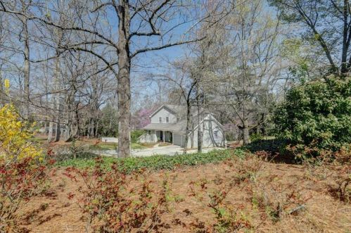 7000 Hunters Br Dr, Atlanta GA  30328-1718 exterior