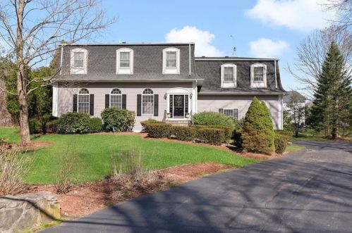 80 Howland Rd, Warwick, RI 02818-2637