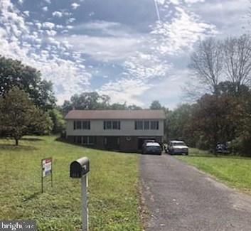364 Rustic Tavern Rd, Hedgesville, WV 25427-6084