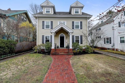 47 Grotto Ave, Providence, RI 02906-5531